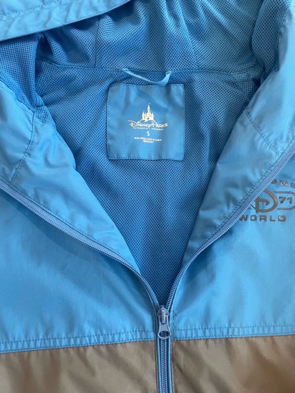 Disney Men's Blue and Gray Hooded Windbreaker Size Small - Picture 3 of 9